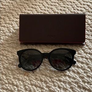 Black and gray gradient round sunglasses with case
